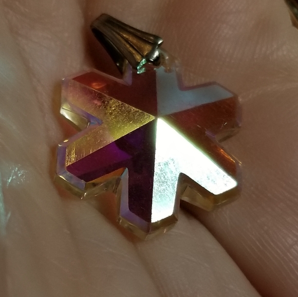 Sparkly Snowflake pendant charm rainbow aurora borealis winter iridescent - Picture 14 of 17